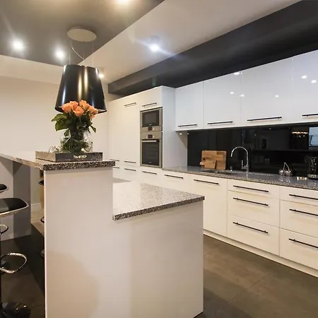 Kings City - Skawinska Apartment *