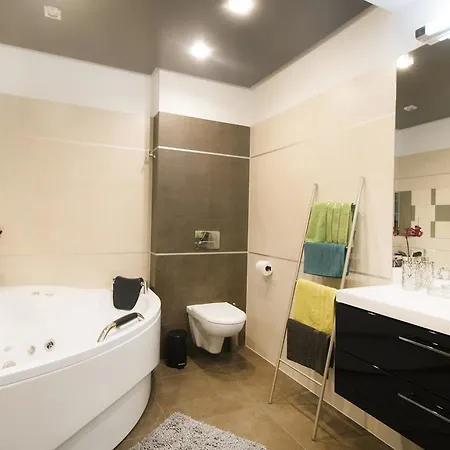 Kings City - Skawinska Apartment