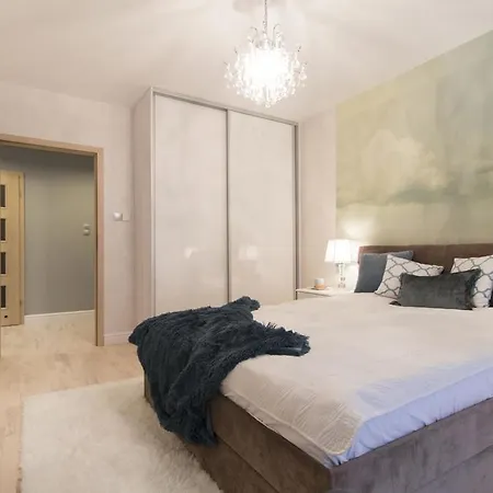 Kings City - Skawinska Apartment * Krakow