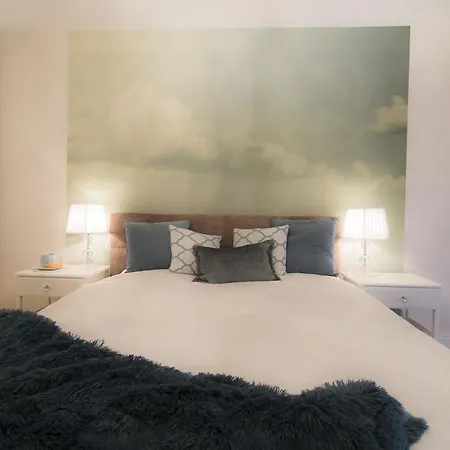 Daire Kings - Skawinska